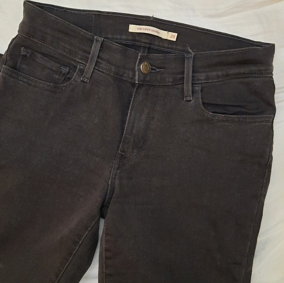 Levi Strauss Women's Skinny Jeans - Picture 3 of 7